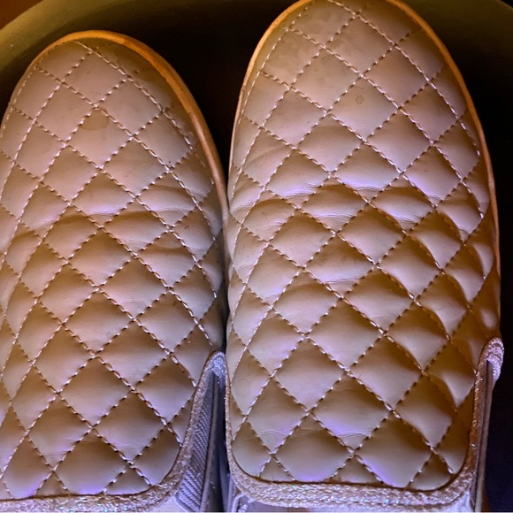 ☀️Puffer slip on shoe - size 4 kids but fit as 6 women. - Picture 2 of 2